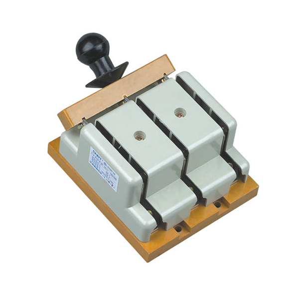  HD11B、HS11B系列保護(hù)型開啟式刀開關(guān)